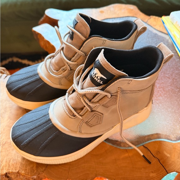 SOREL
Out N About™ IV Classic boots Black and Brown Lace-Up Boots - Picture 7 of 11